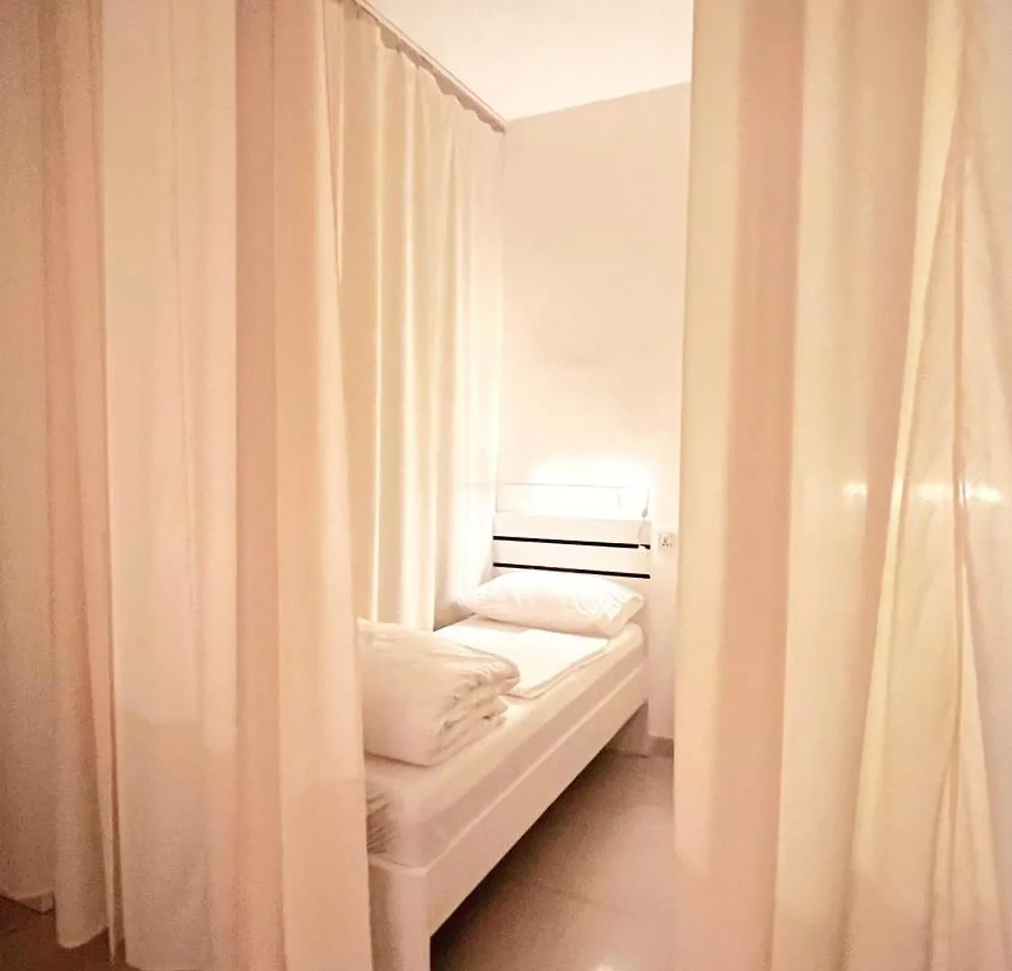 Westay Hostel Dubai Apartment